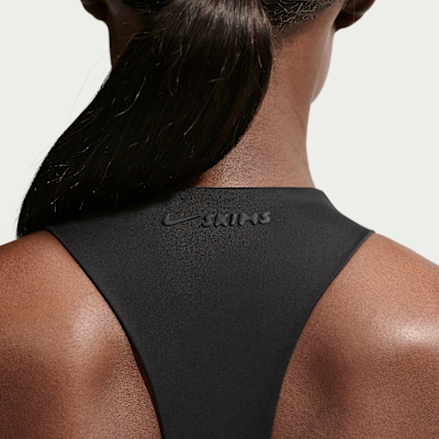 Nike.comにおけるNikeSKIMS Matte ウィメンズ モックネック レーサー